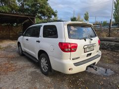 Сүрөт унаа Toyota Sequoia