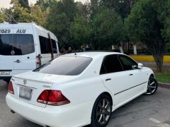 Photo of the vehicle Toyota Crown