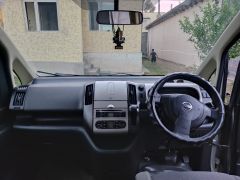 Фото авто Nissan Serena