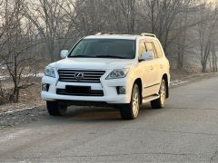 Photo of the vehicle Lexus LX