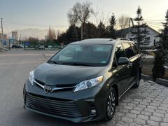 Фото авто Toyota Sienna