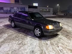 Сүрөт унаа Mercedes-Benz W124