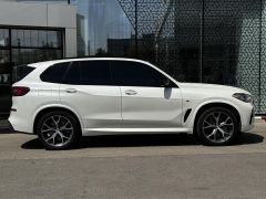 Photo of the vehicle BMW X5