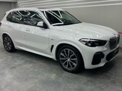 Photo of the vehicle BMW X5