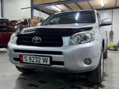 Сүрөт унаа Toyota RAV4