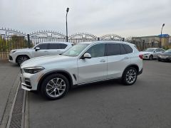 Photo of the vehicle BMW X5