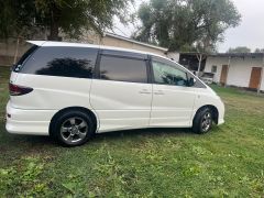 Photo of the vehicle Toyota Estima