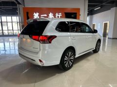 Фото авто Mitsubishi Outlander