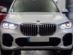 Photo of the vehicle BMW X5