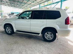 Photo of the vehicle Lexus GX