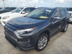 Photo of the vehicle Toyota RAV4