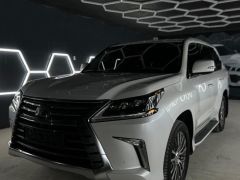 Photo of the vehicle Lexus LX