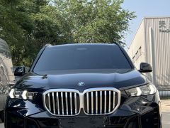 Photo of the vehicle BMW X5