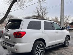 Сүрөт унаа Toyota Sequoia