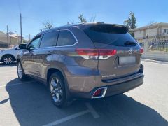 Сүрөт Toyota Highlander  2018