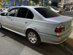 Photo of the vehicle BMW 5 Series