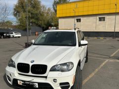 Photo of the vehicle BMW X5