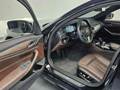 Photo of the vehicle BMW 5 Series