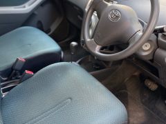 Сүрөт унаа Toyota Vitz