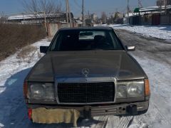 Сүрөт унаа Mercedes-Benz W124