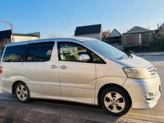 Photo of the vehicle Toyota Alphard