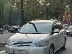 Сүрөт унаа Toyota Avensis Verso