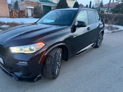 Photo of the vehicle BMW X5