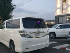 Сүрөт унаа Toyota Alphard