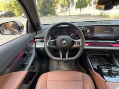 Photo of the vehicle BMW 5 Series