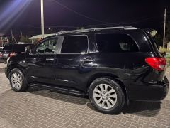 Сүрөт унаа Toyota Sequoia