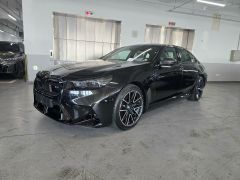 Photo of the vehicle BMW M5