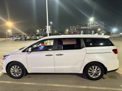 Photo of the vehicle Kia Carnival