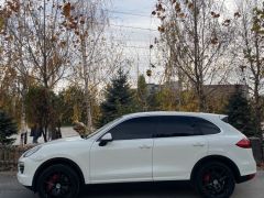 Photo of the vehicle Porsche Cayenne