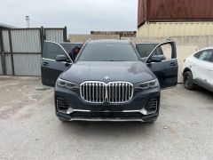 Photo of the vehicle BMW X7