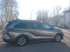 Photo of the vehicle Toyota Sienna