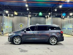 Photo of the vehicle Kia Carnival