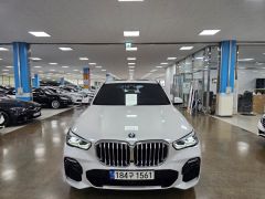 Photo of the vehicle BMW X5