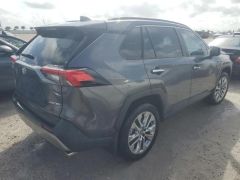 Photo of the vehicle Toyota RAV4