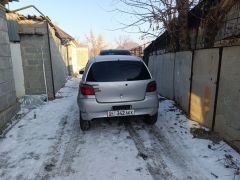 Сүрөт унаа Toyota Vitz