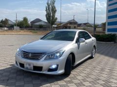 Photo of the vehicle Toyota Crown