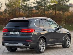 Photo of the vehicle BMW X5