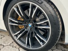 Photo of the vehicle BMW M5