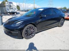 Photo of the vehicle Tesla Model 3