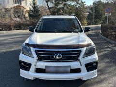 Photo of the vehicle Lexus LX