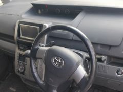 Photo of the vehicle Toyota Voxy