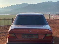 Сүрөт унаа Mercedes-Benz W124