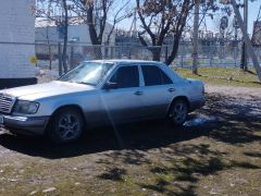 Сүрөт унаа Mercedes-Benz W124