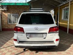 Photo of the vehicle Lexus LX