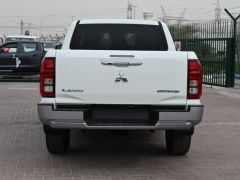 Сүрөт унаа Mitsubishi L200