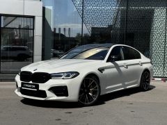 Photo of the vehicle BMW M5